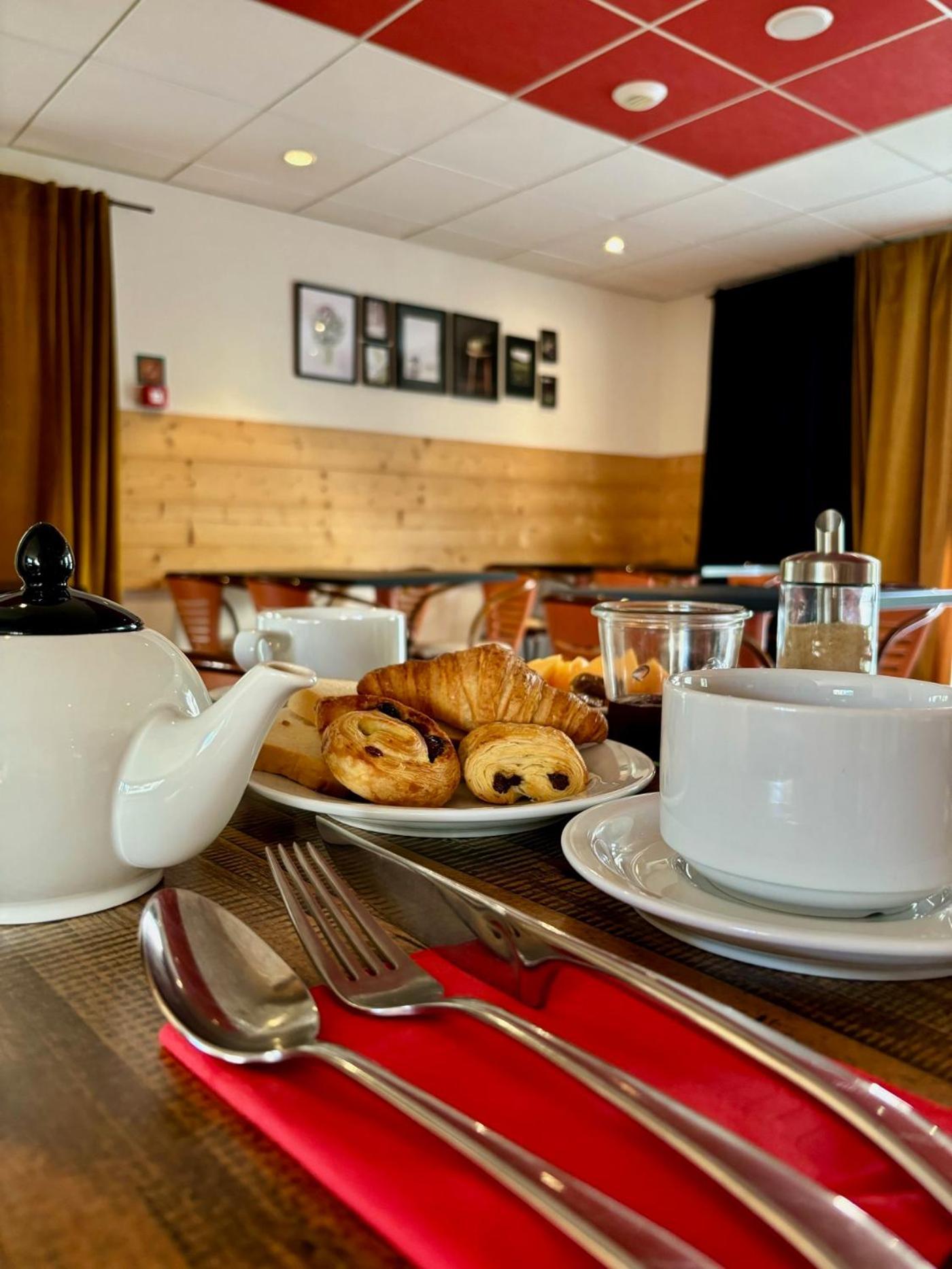Hotel Les Arches 생라리술랑 외부 사진
